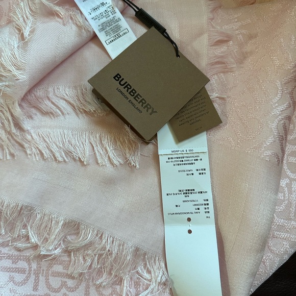 Burberry pink scarf 140❎140 Monogram Metallic Jacquard square brand New w Tags - Picture 5 of 8